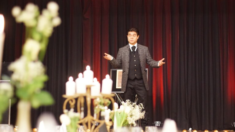 Stand up & Zaubershow mit Magier Hamid Mostofi in Zeltingen